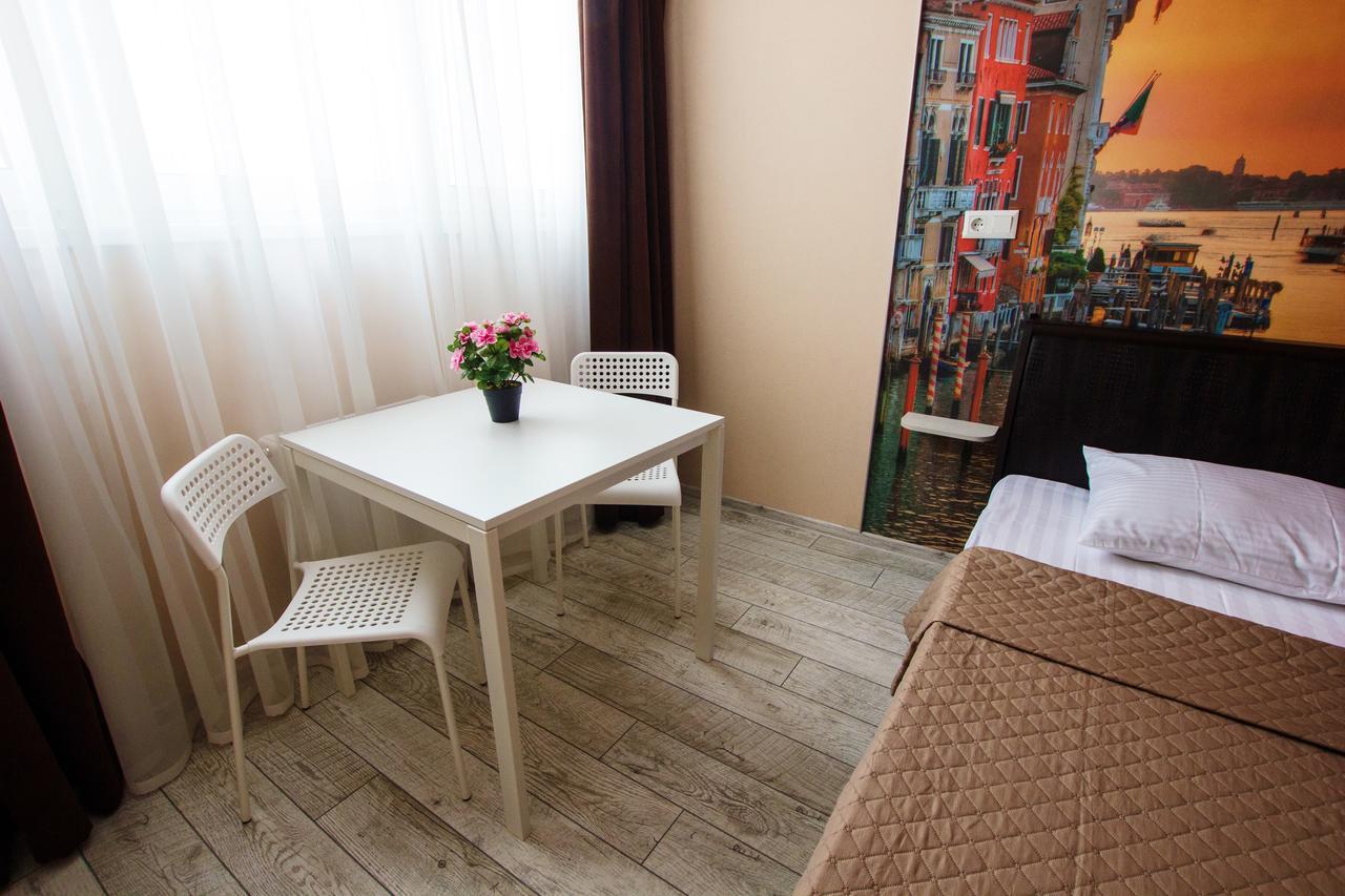 East Residence White Kiev Exterior foto